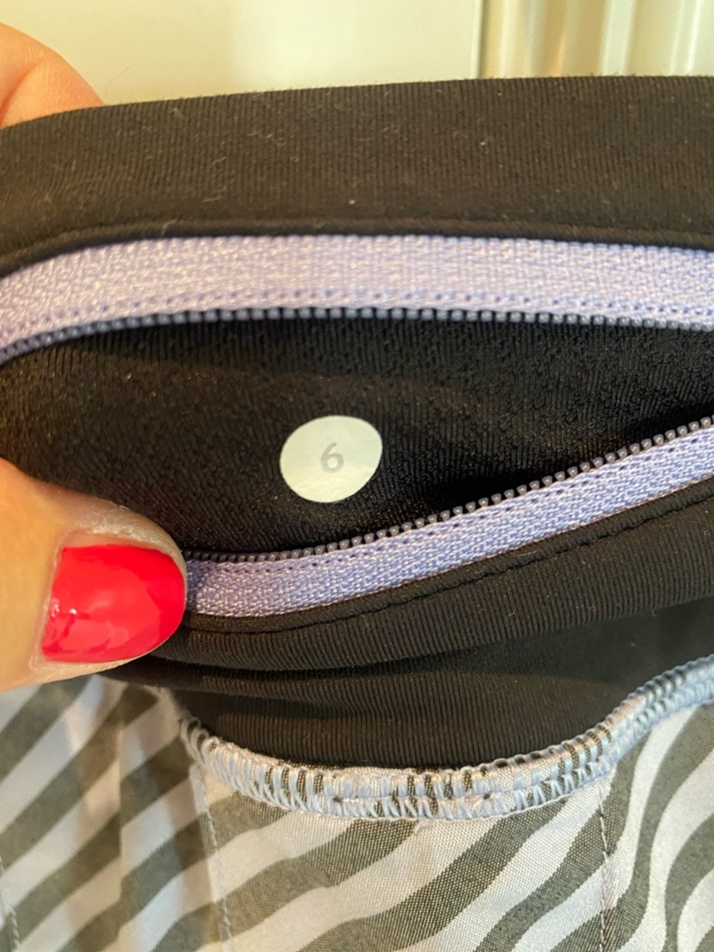 Rare Lululemon pacesetter skirt, blue and black striped - size 6 tall - Picture 3 of 4